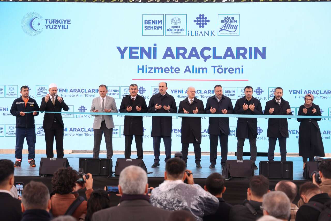 Konya Büyükşehir'e 54 yeni iş makinesi! Kışın karla mücadele yapıp yazın caddelerde çalışacak 13